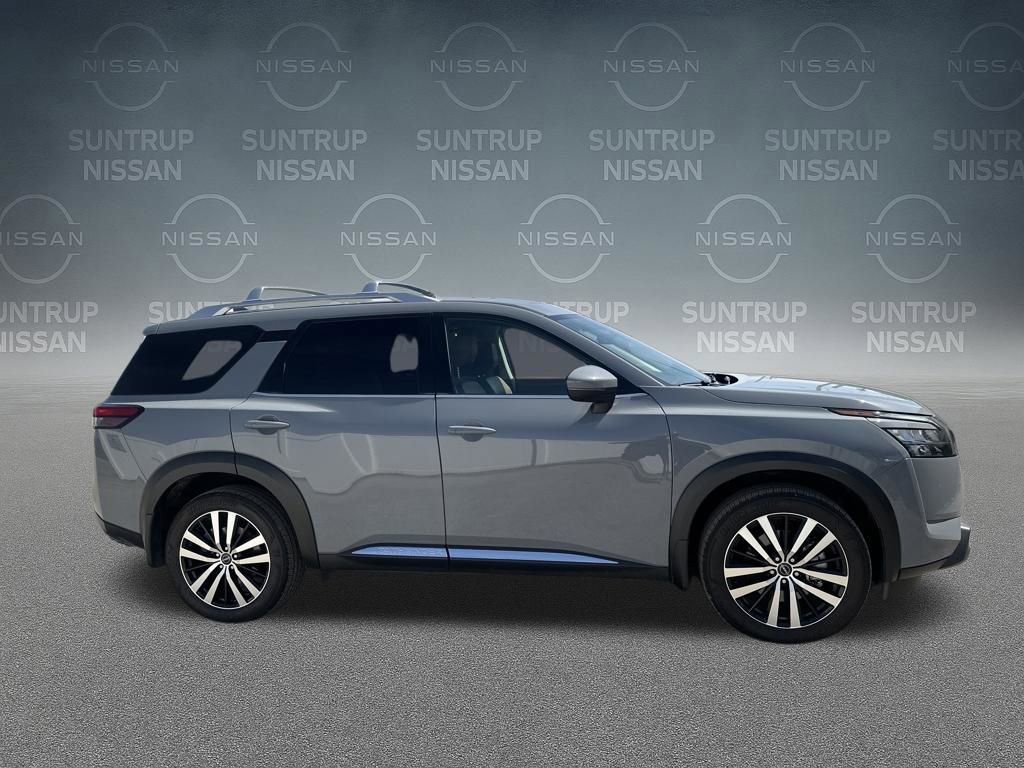 Used 2025 Nissan Pathfinder Platinum w/ Cargo Package image 7