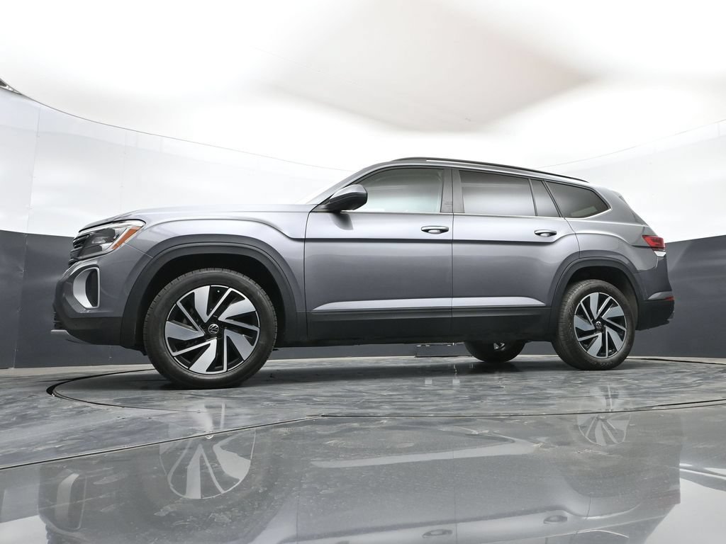 Used 2025 Volkswagen Atlas SE AWD/4WD image 46
