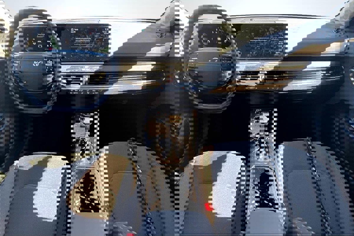 Used 2025 Kia K4 LXS image 11