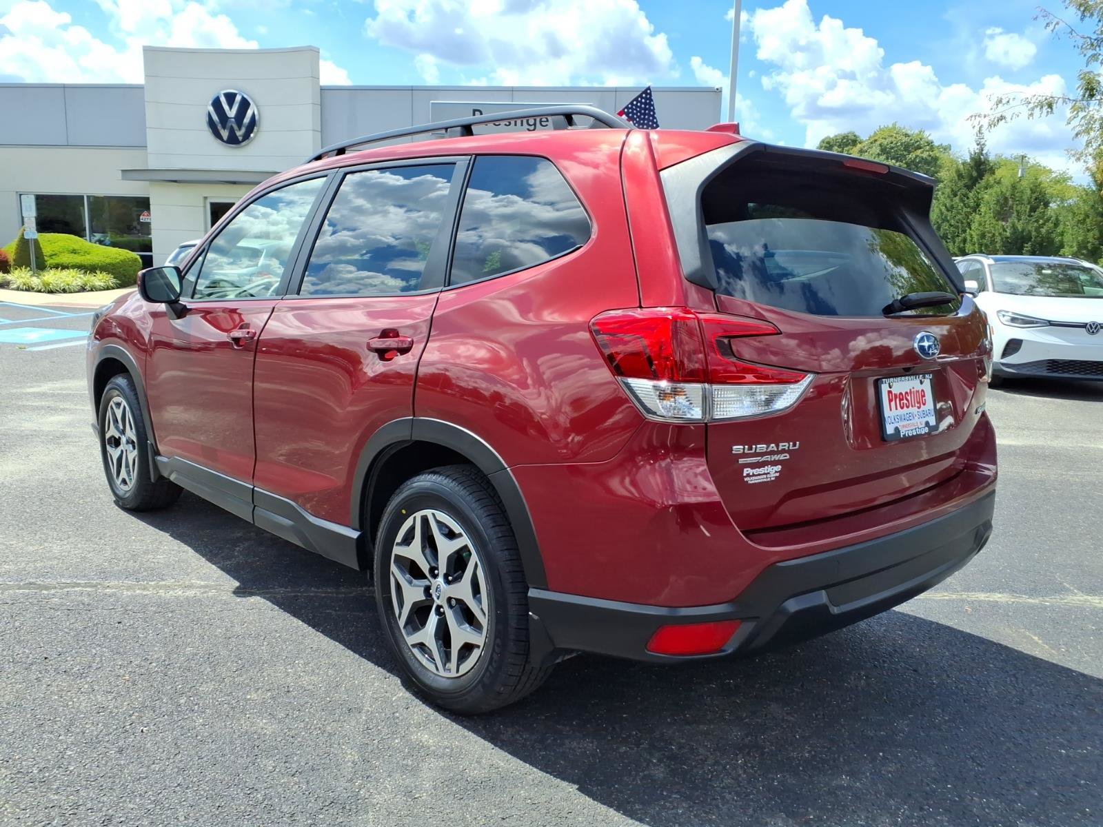 Certified 2023 Subaru Forester Premium AWD/4WD image 4