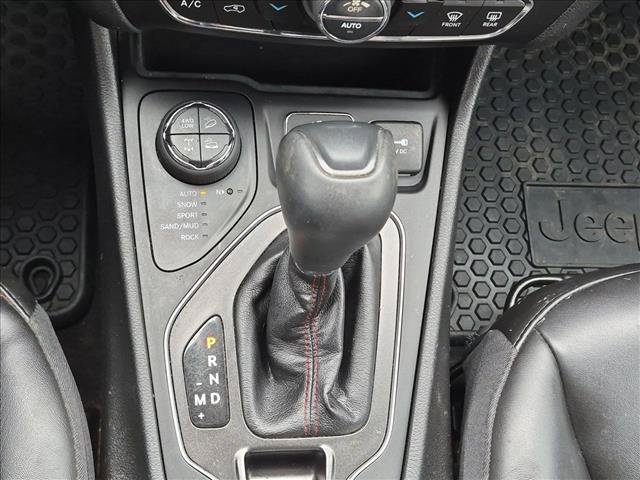 Used 2021 Jeep Cherokee Trailhawk w/ Technology Group AWD/4WD image 19