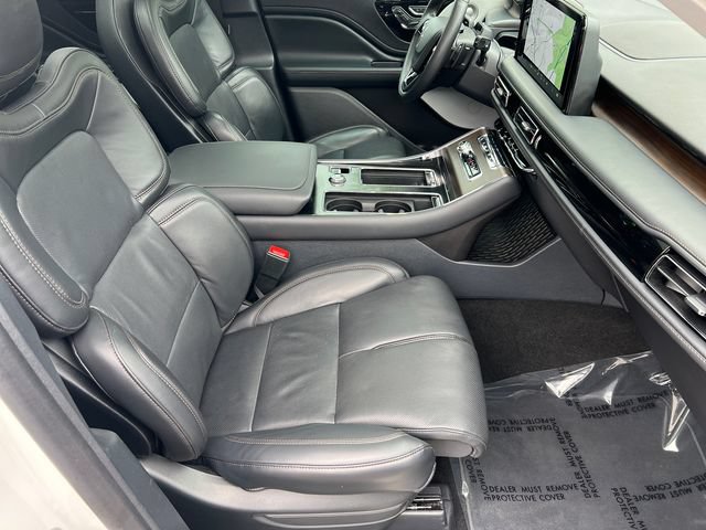 Used 2025 Lincoln Aviator Reserve w/ Equipment Group 201A AWD/4WD image 16