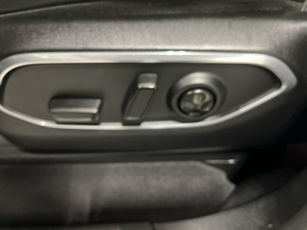 Used 2023 Jeep Wagoneer L Series II AWD/4WD image 31