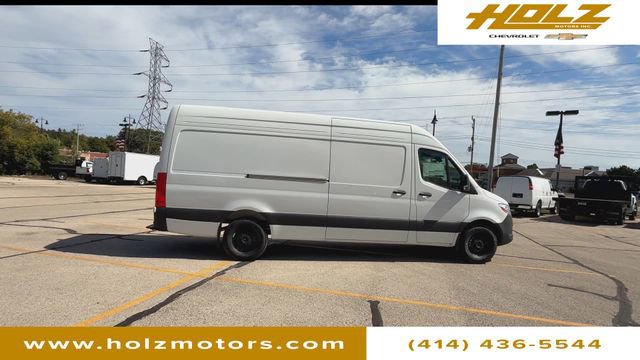 Used 2025 Mercedes-Benz Sprinter 2500 image 3