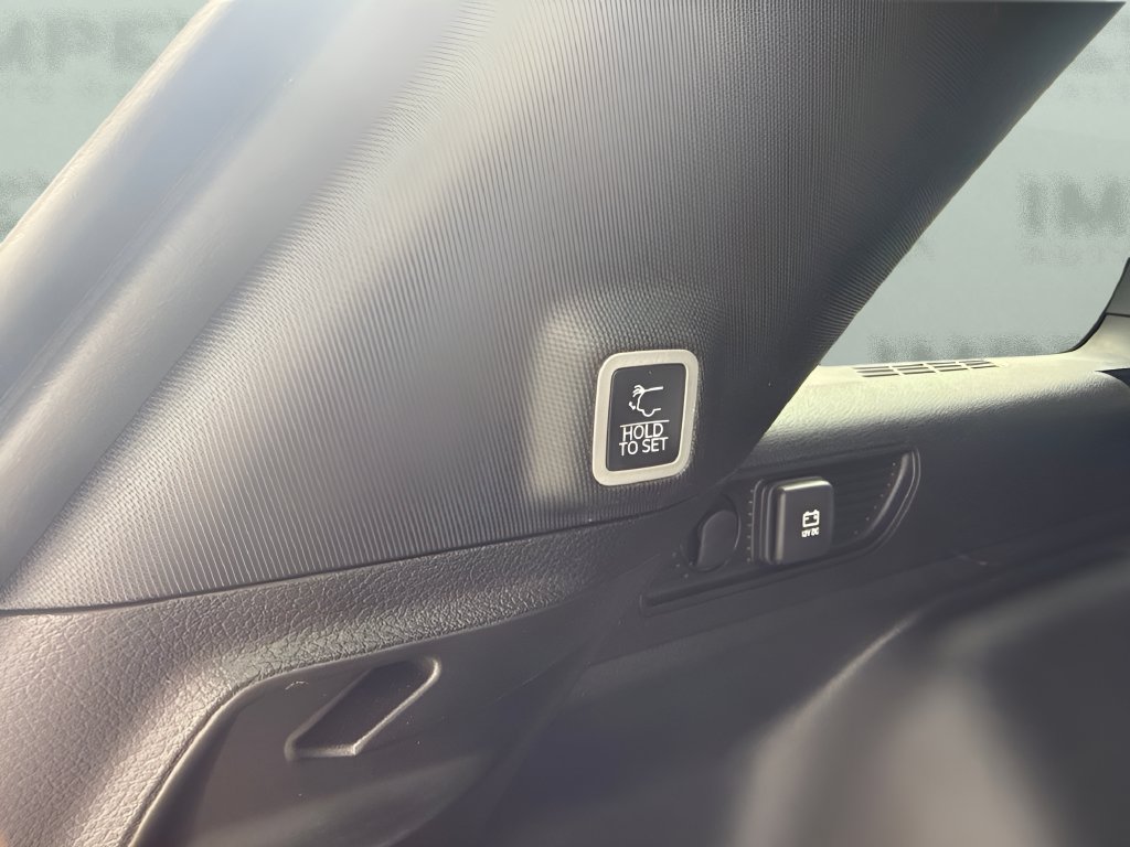 Used 2025 Jeep Grand Cherokee Altitude AWD/4WD image 19