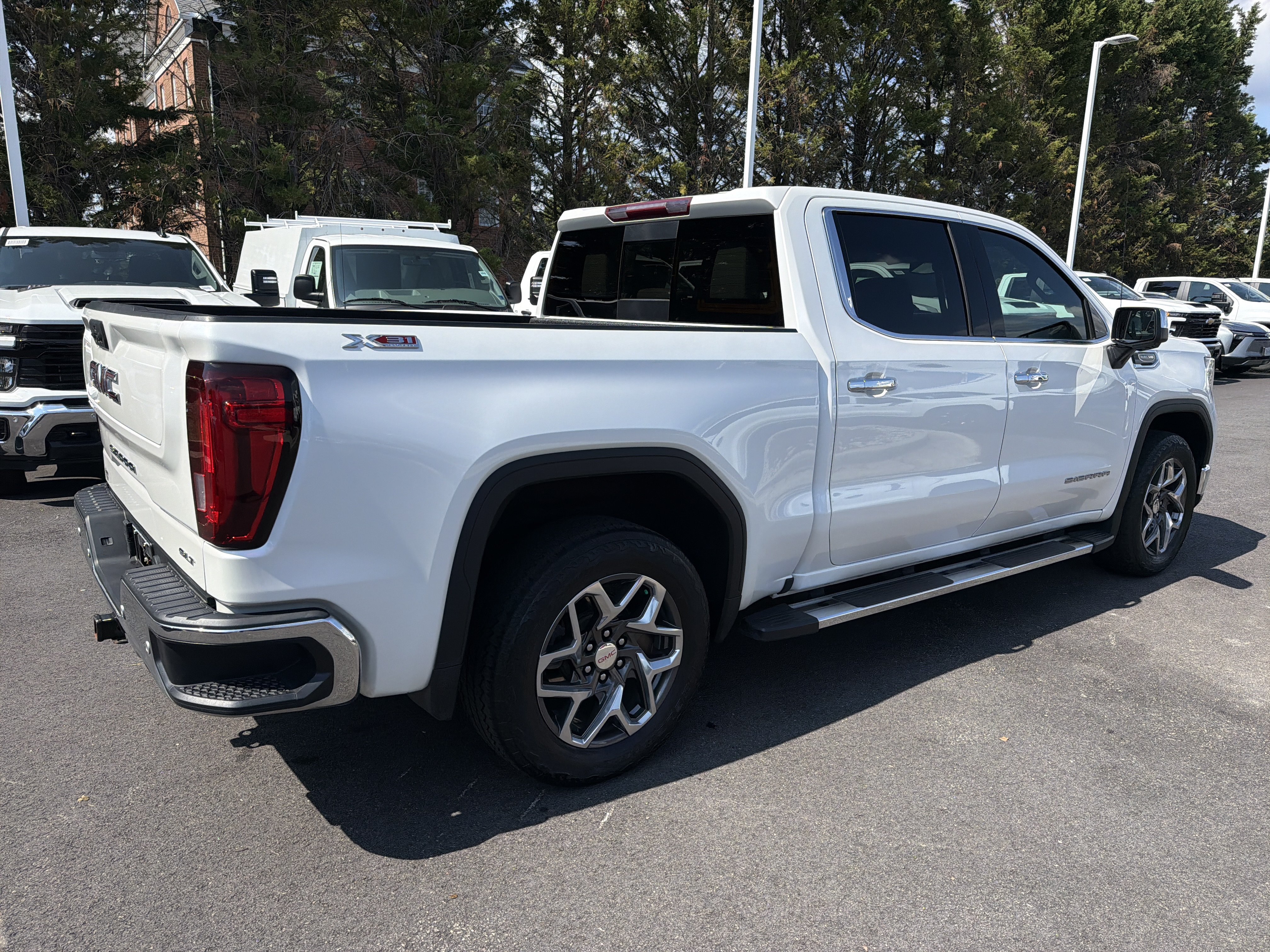 Used 2023 GMC Sierra 1500 SLT w/ SLT Premium Plus Package AWD/4WD image 10