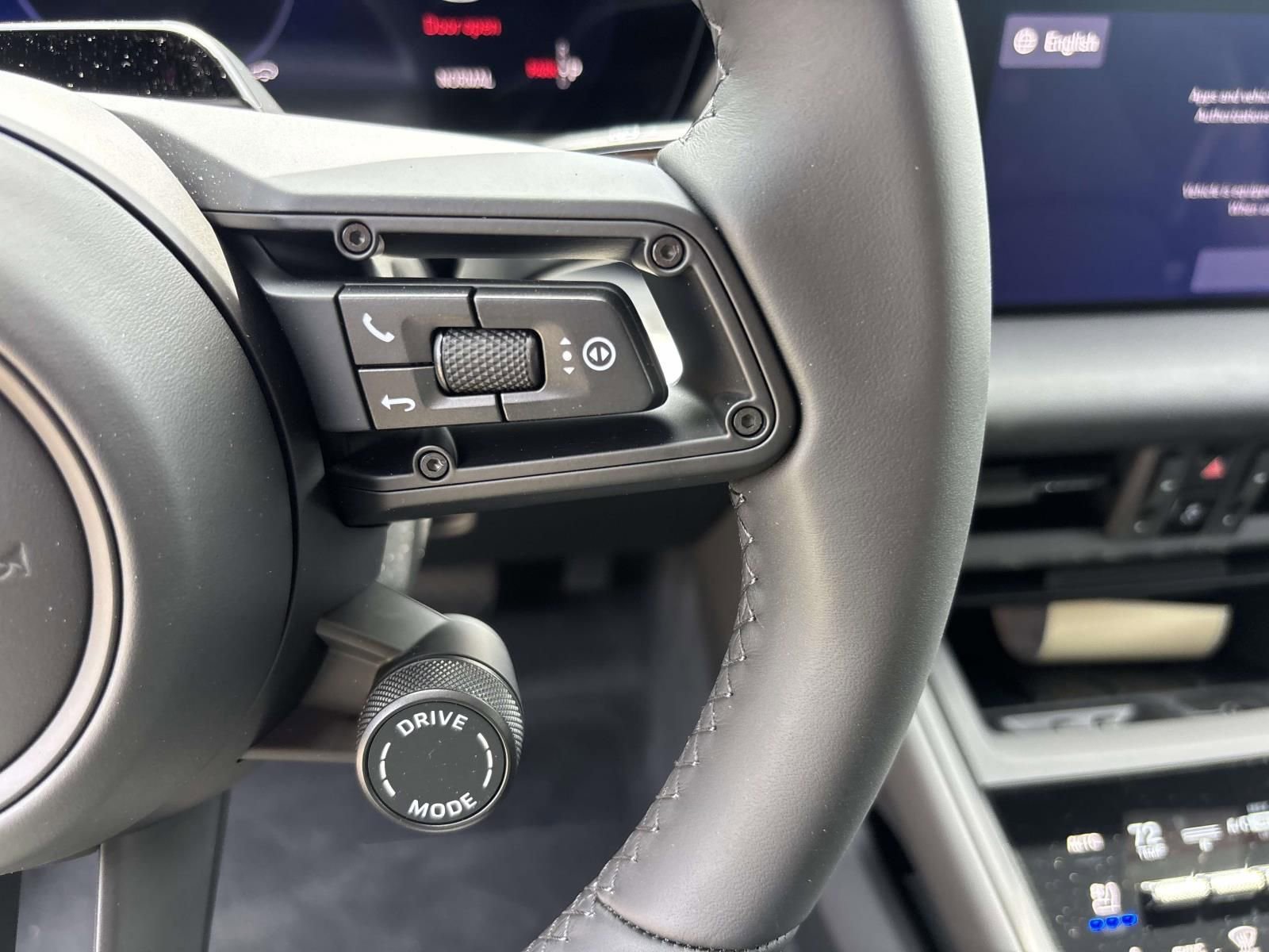 New 2026 Porsche Macan 4 Electric AWD/4WD image 29