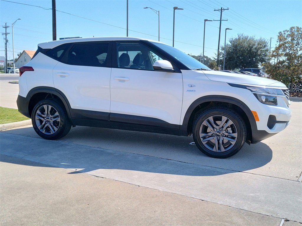 Used 2023 Kia Seltos LX image 13