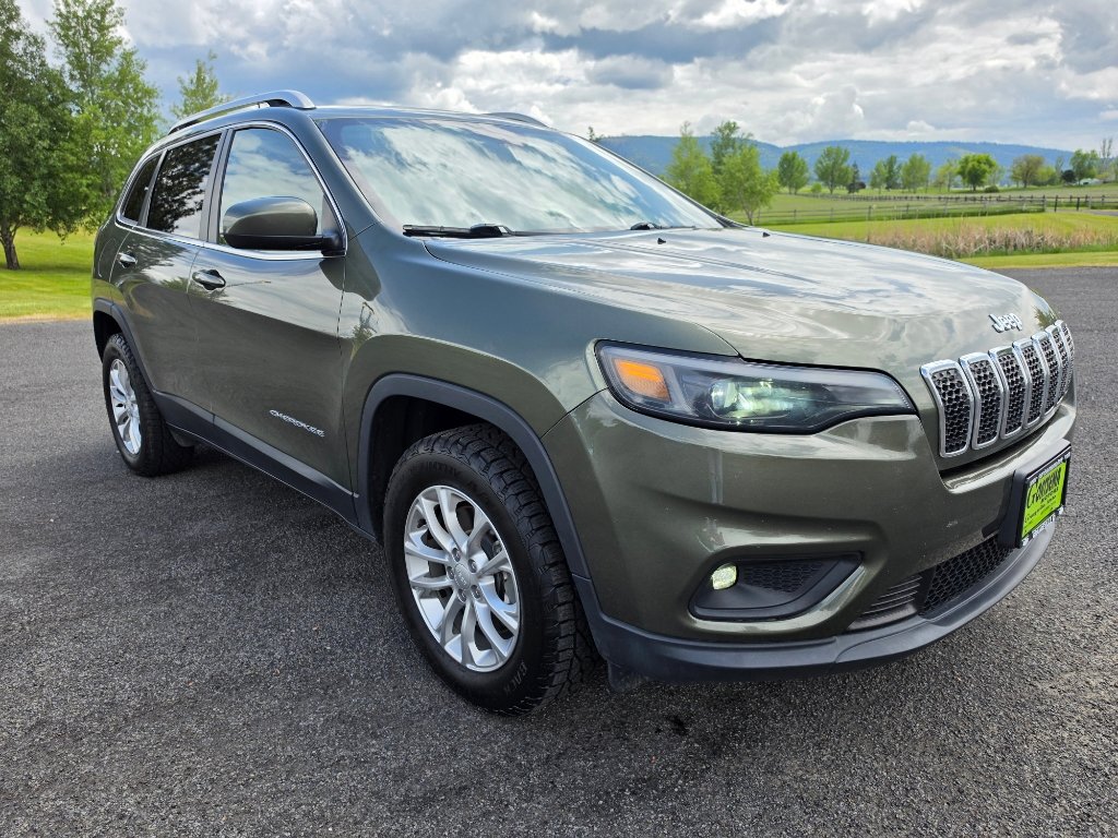 Used 2019 Jeep Cherokee Latitude w/ Popular Appearance Group AWD/4WD image 3