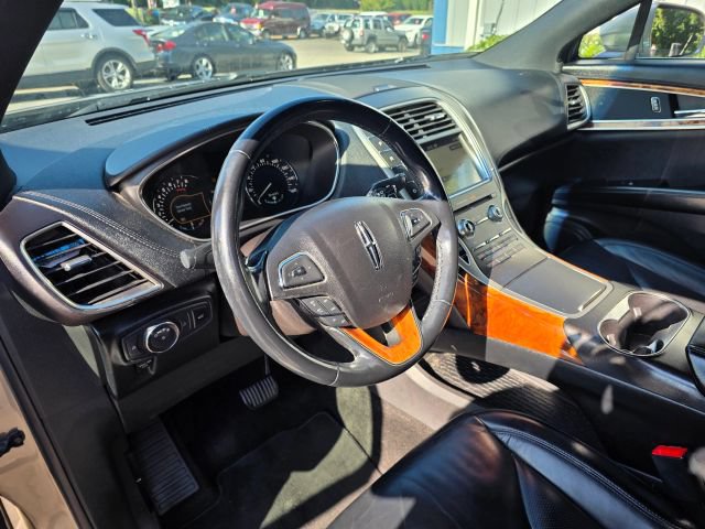 Used 2018 Lincoln MKX Select w/ Select Plus Package AWD/4WD image 13