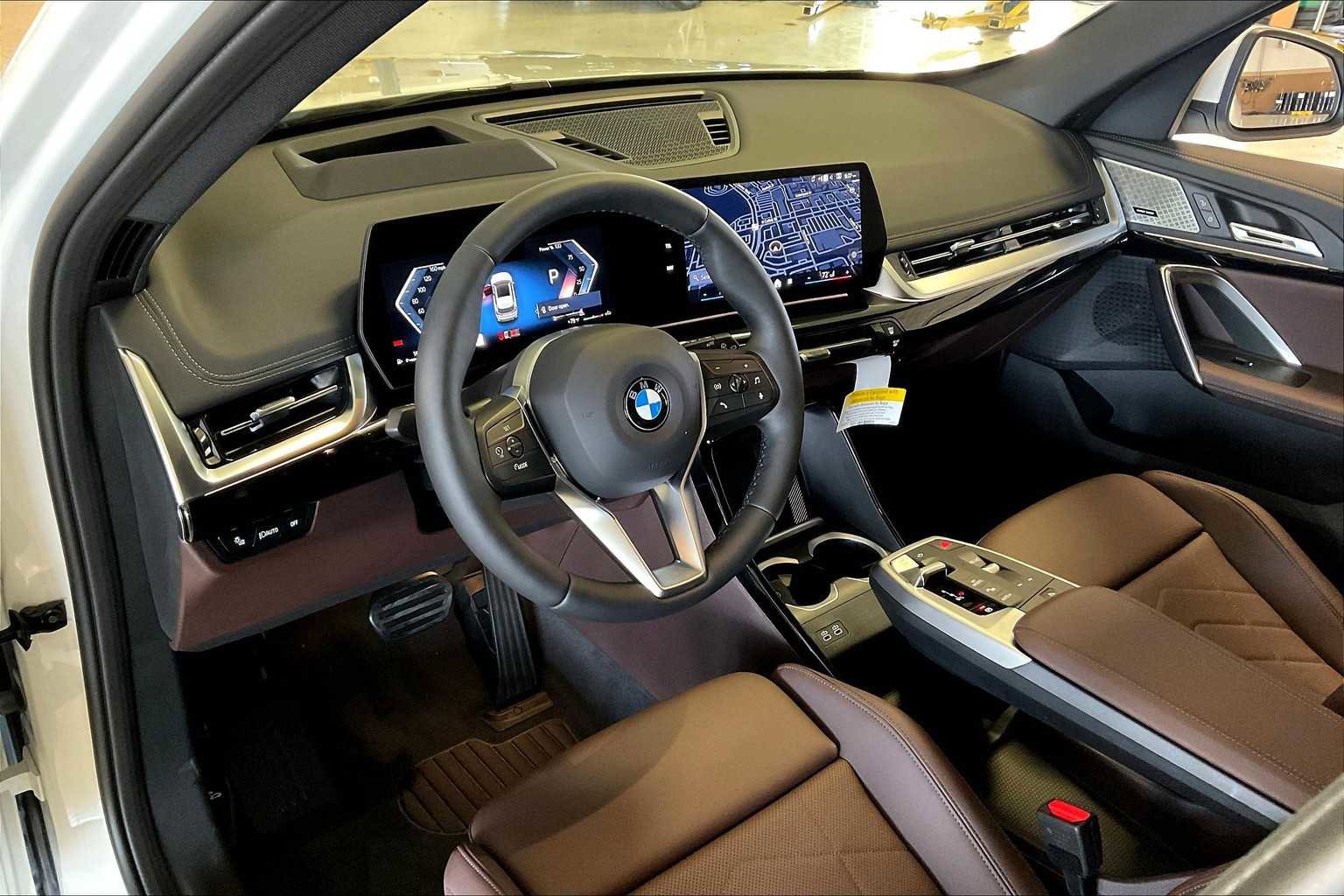 Used 2025 BMW X1 xDrive28i w/ Technology Package image 12