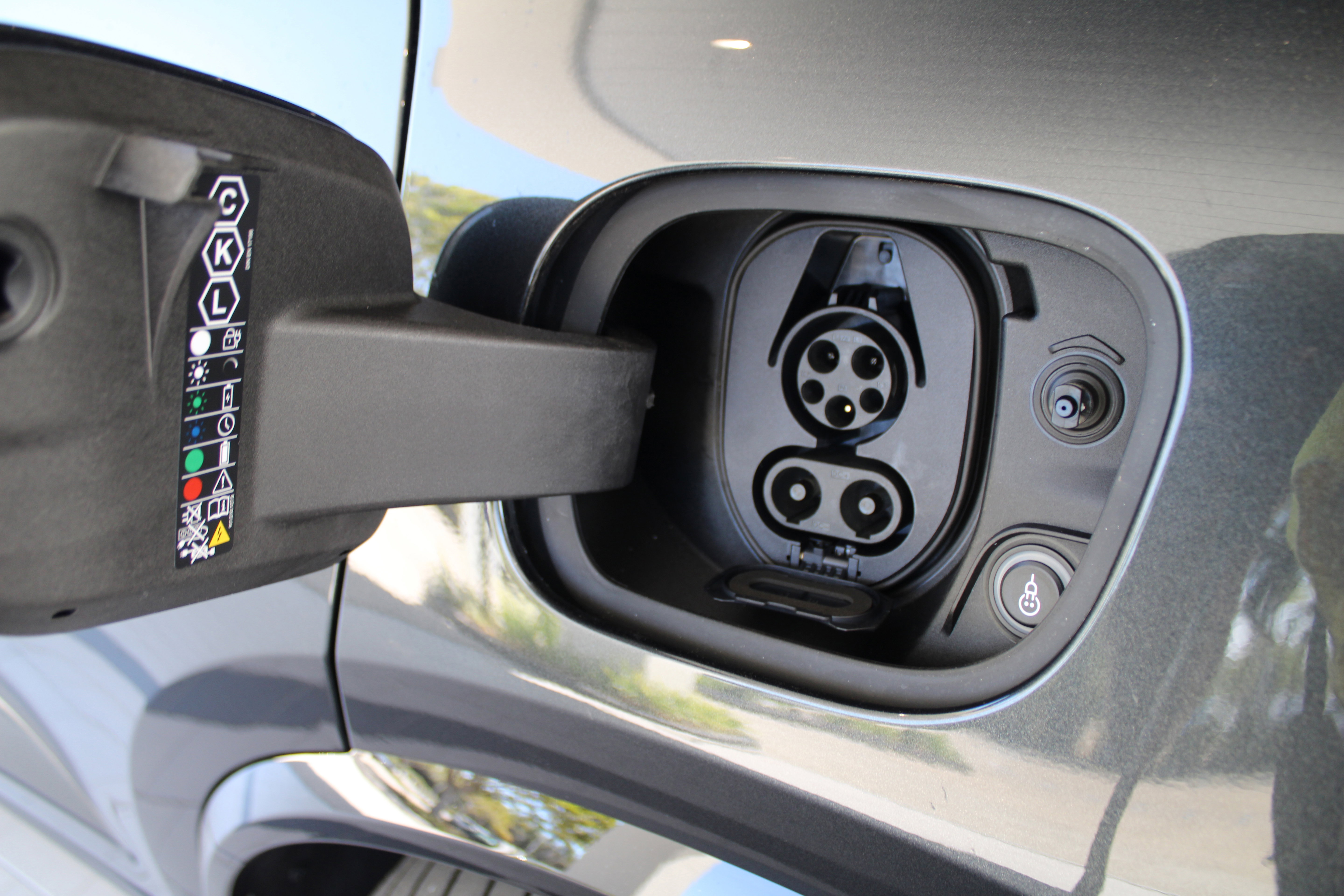 New 2025 Porsche Macan Turbo Electric image 36