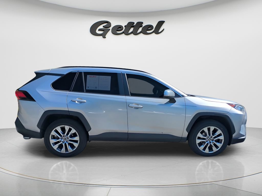 Used 2019 Toyota RAV4 XLE Premium w/ Cold Weather Package image 6