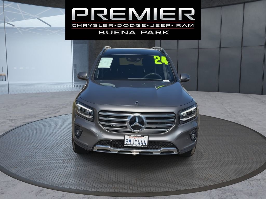 Used 2024 Mercedes-Benz GLB 250 4MATIC w/ Driver Assistance Package image 3