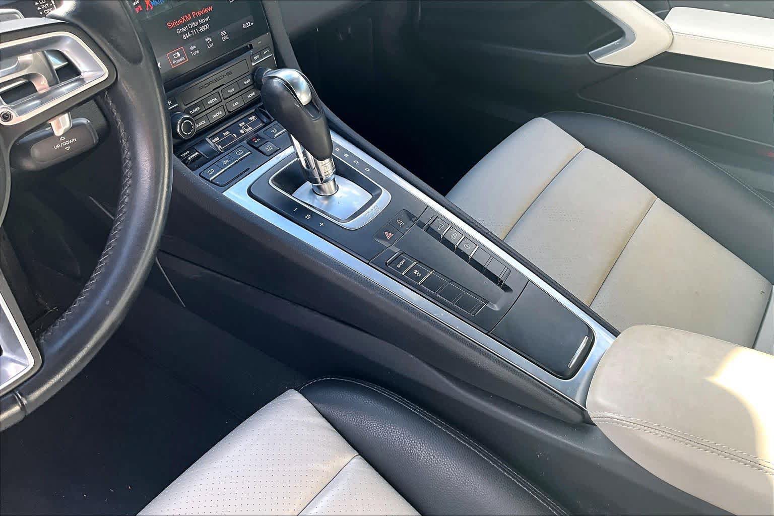 Used 2019 Porsche 718 Cayman RWD image 15