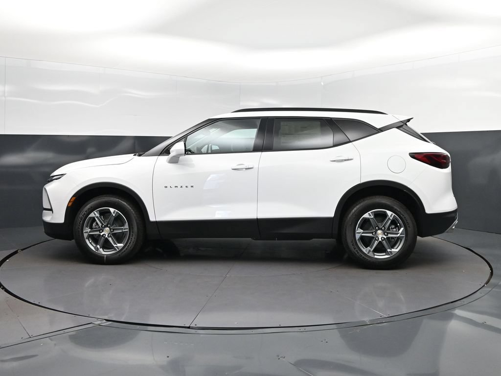 New 2026 Chevrolet Blazer LT w/ Convenience Package FWD image 4
