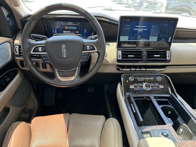 Used 2022 Lincoln Navigator Reserve AWD/4WD image 22