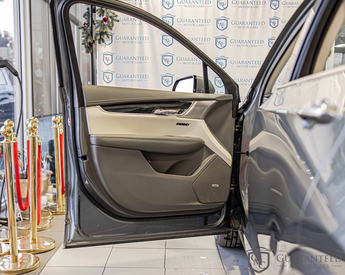 Used 2022 Cadillac XT6 Premium Luxury image 32