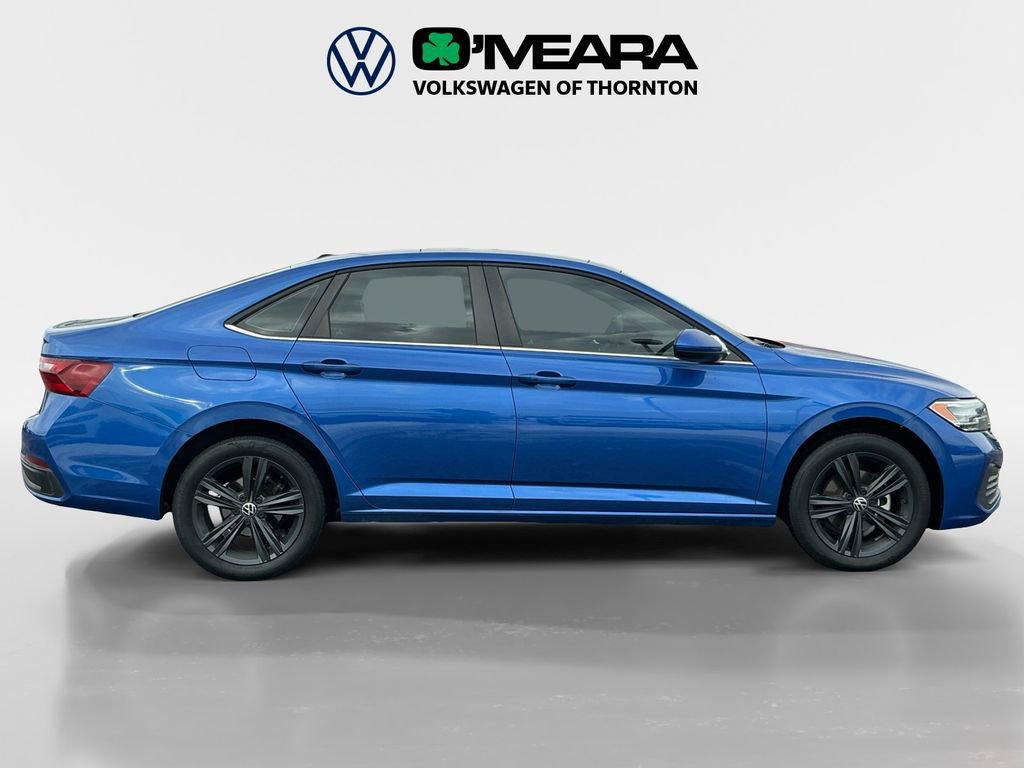 Used 2022 Volkswagen Jetta SE w/ Panoramic Sunroof Package image 6