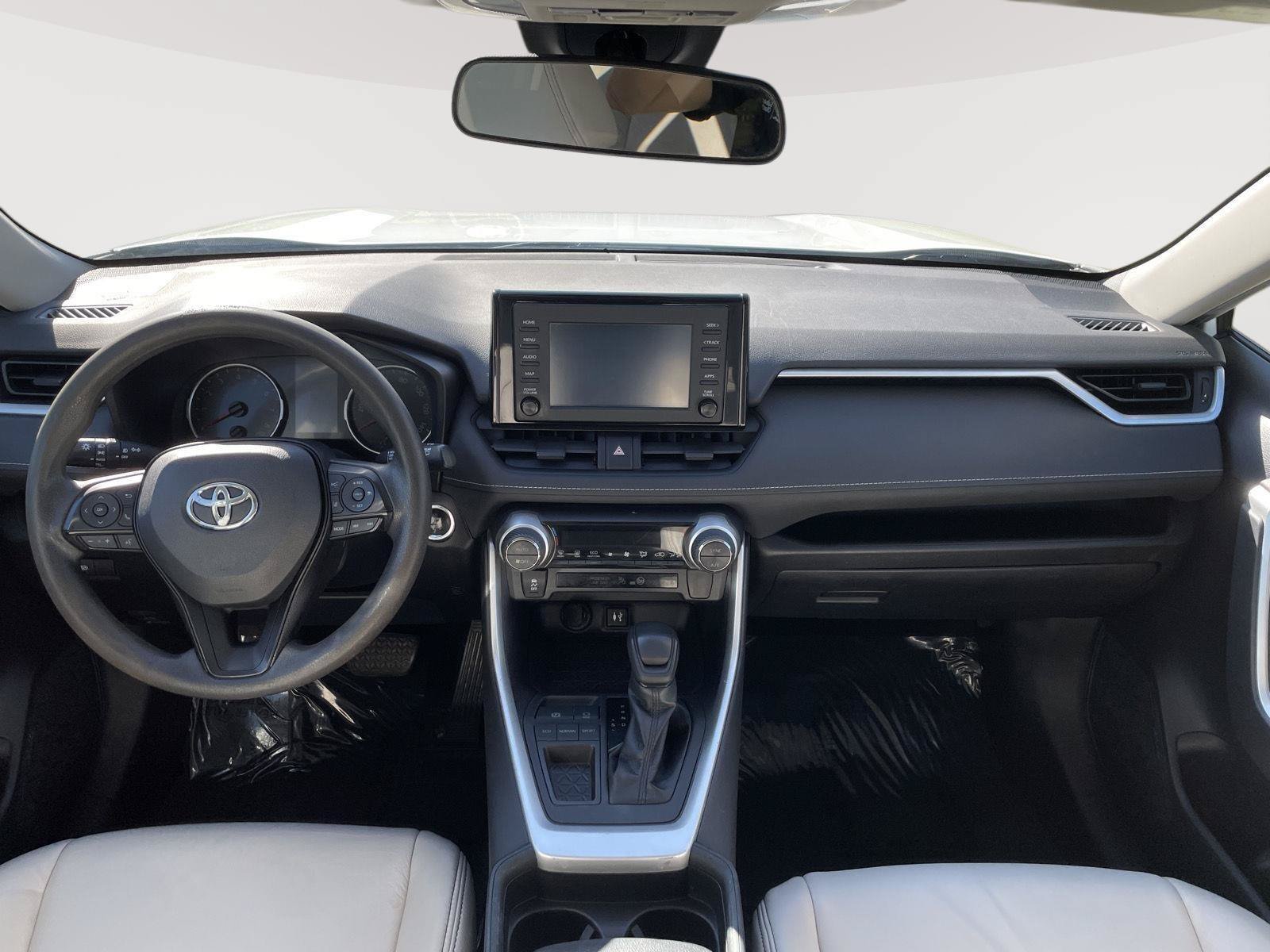Used 2019 Toyota RAV4 XLE FWD image 6