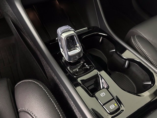 Used 2023 Volvo XC40 B5 Ultimate AWD/4WD image 22