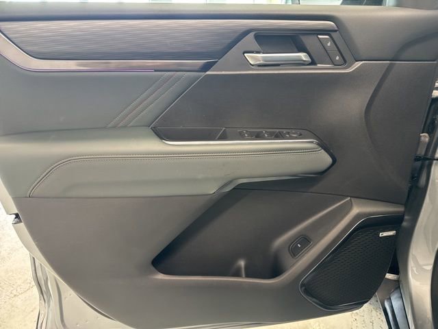 Used 2025 GMC Acadia AT4 image 19