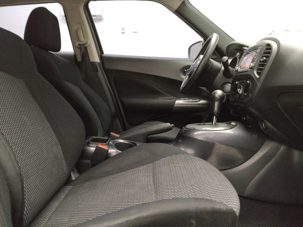 Used 2016 Nissan Juke S FWD image 21