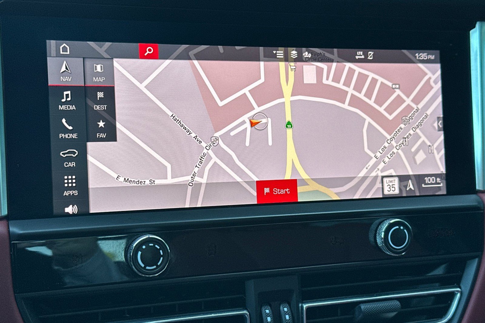 Certified 2022 Porsche Macan image 19