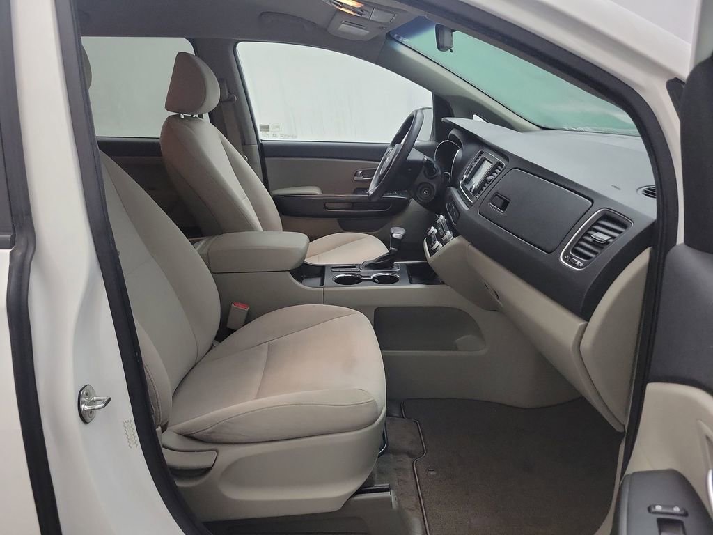 Used 2019 Kia Sedona LX image 24