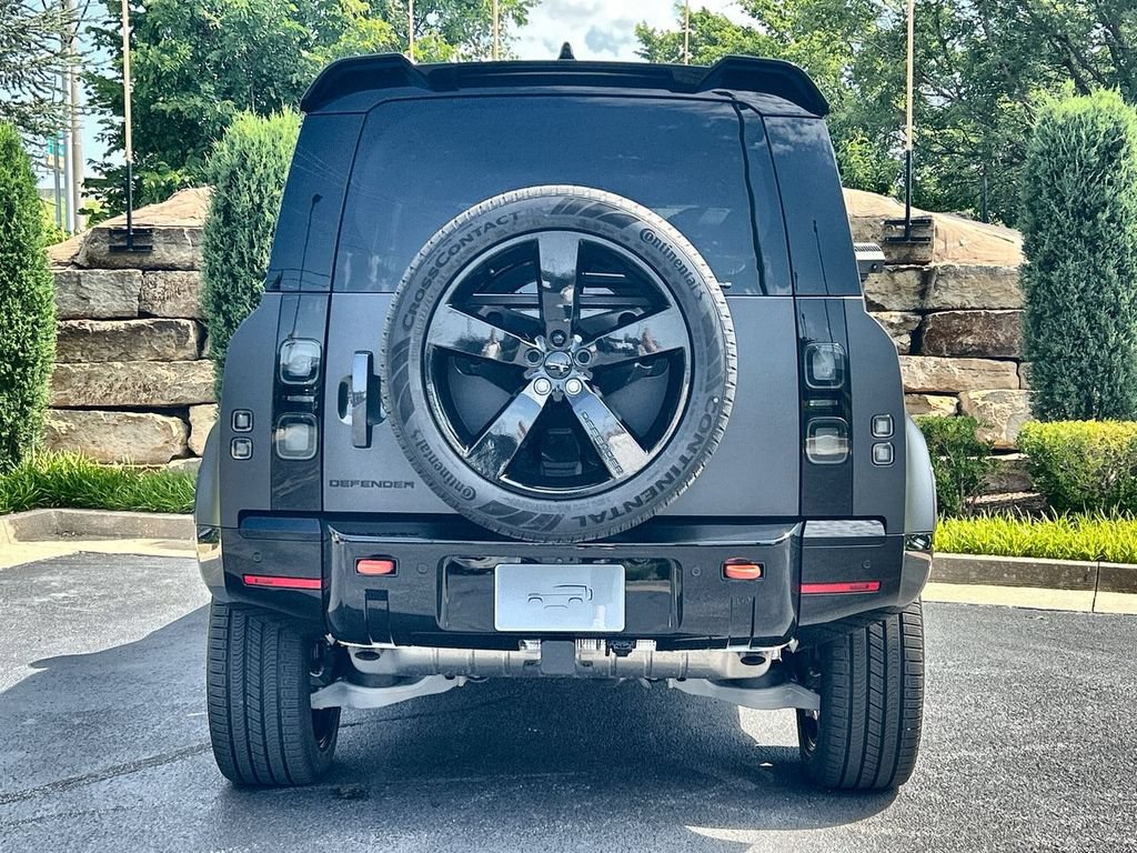 New 2026 Land Rover Defender 110 X AWD/4WD image 4
