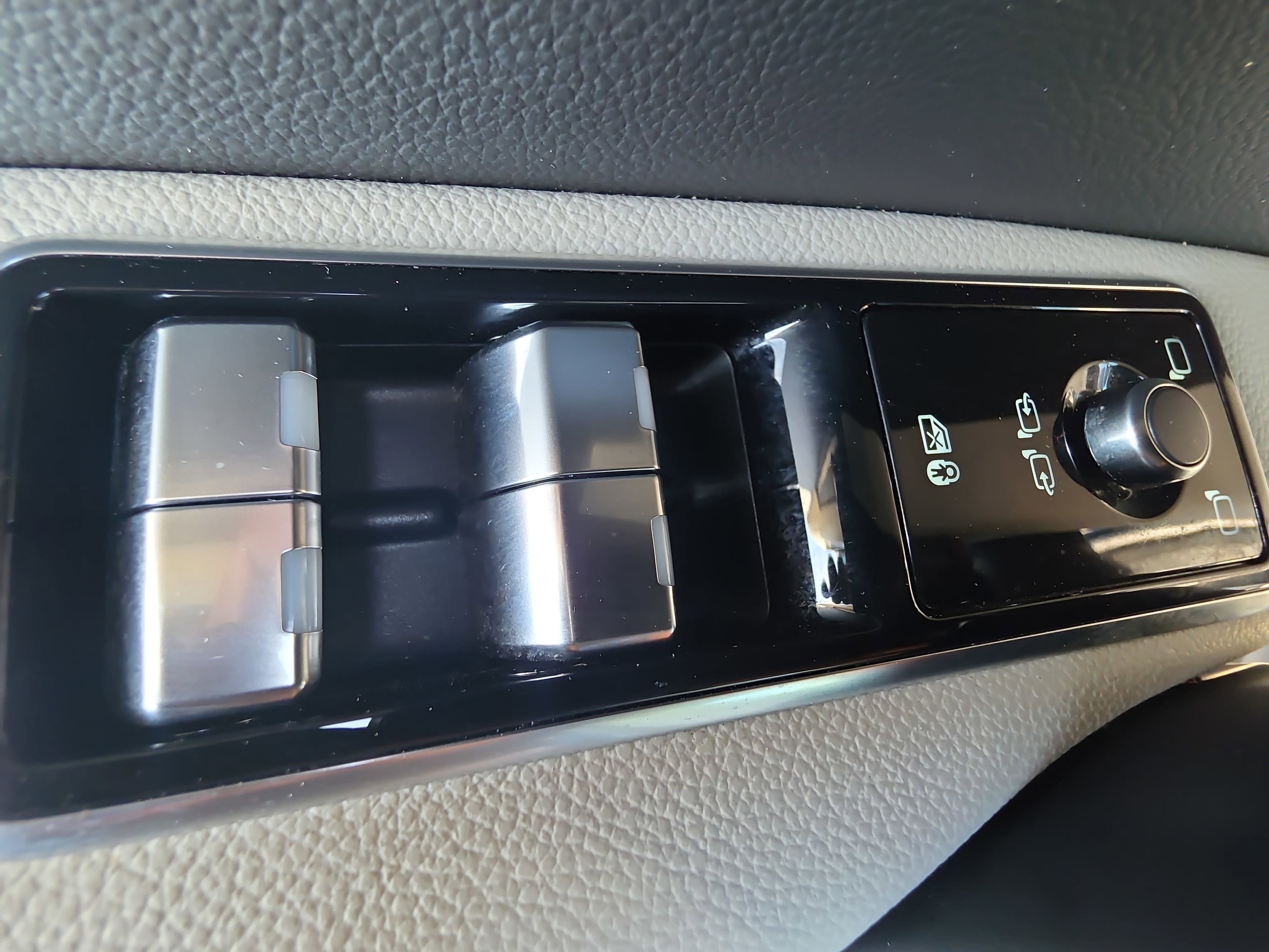 Used 2025 Jaguar F-PACE R-Dynamic S AWD/4WD image 28