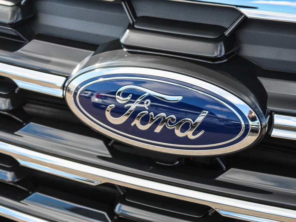 New 2026 Ford Explorer Active RWD image 5