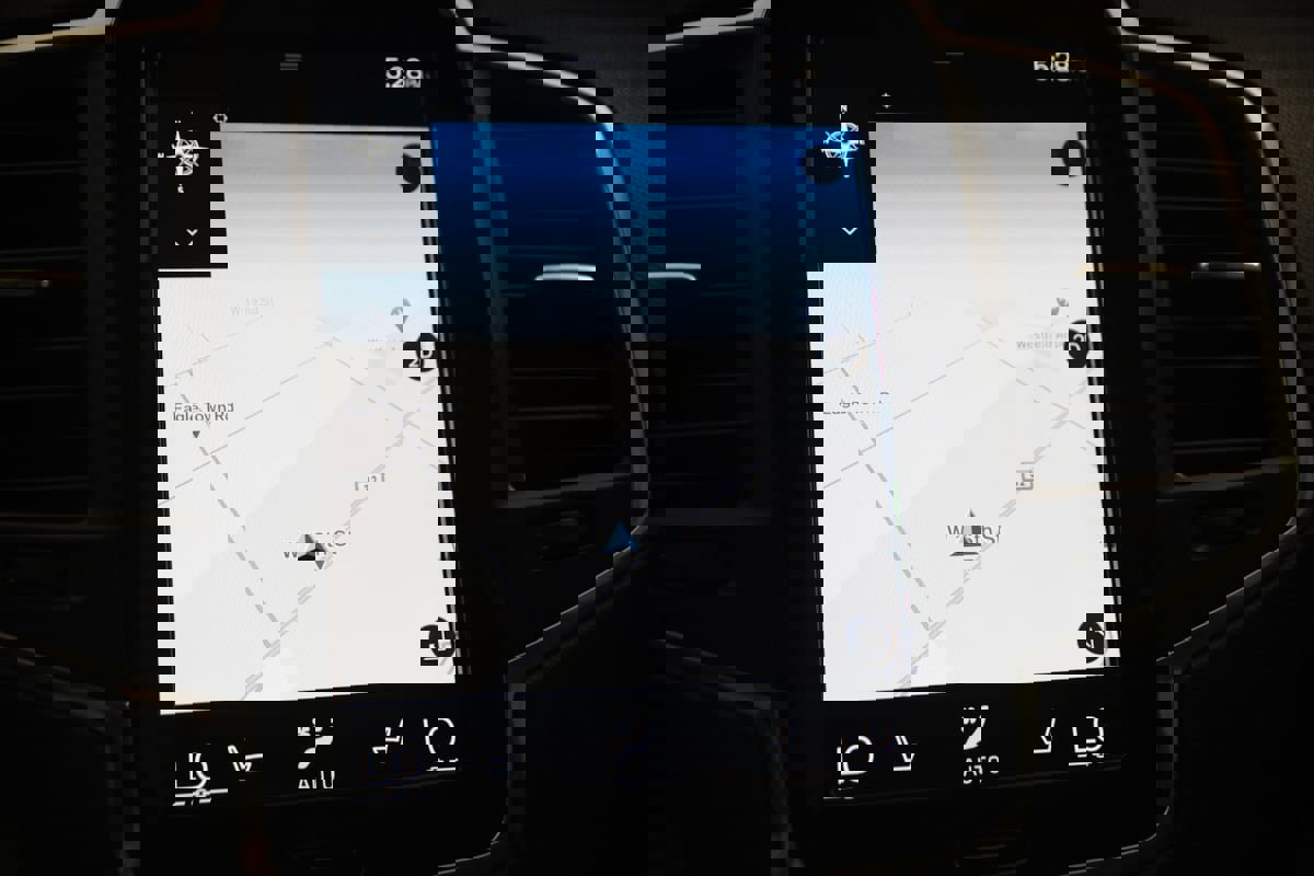 Used 2022 Volvo XC90 T6 Momentum w/ Climate Package image 9