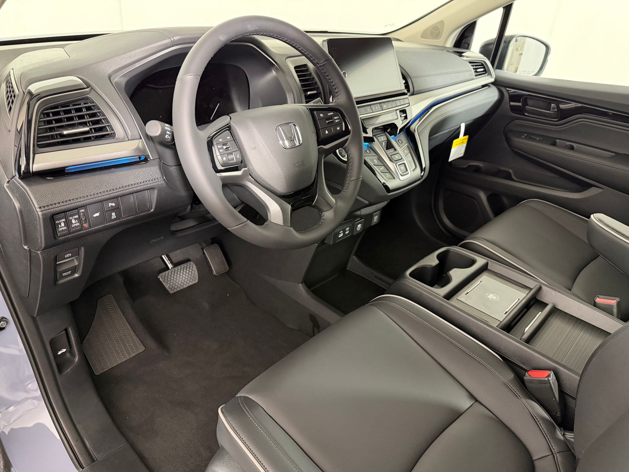New 2027 Honda Odyssey Touring image 3