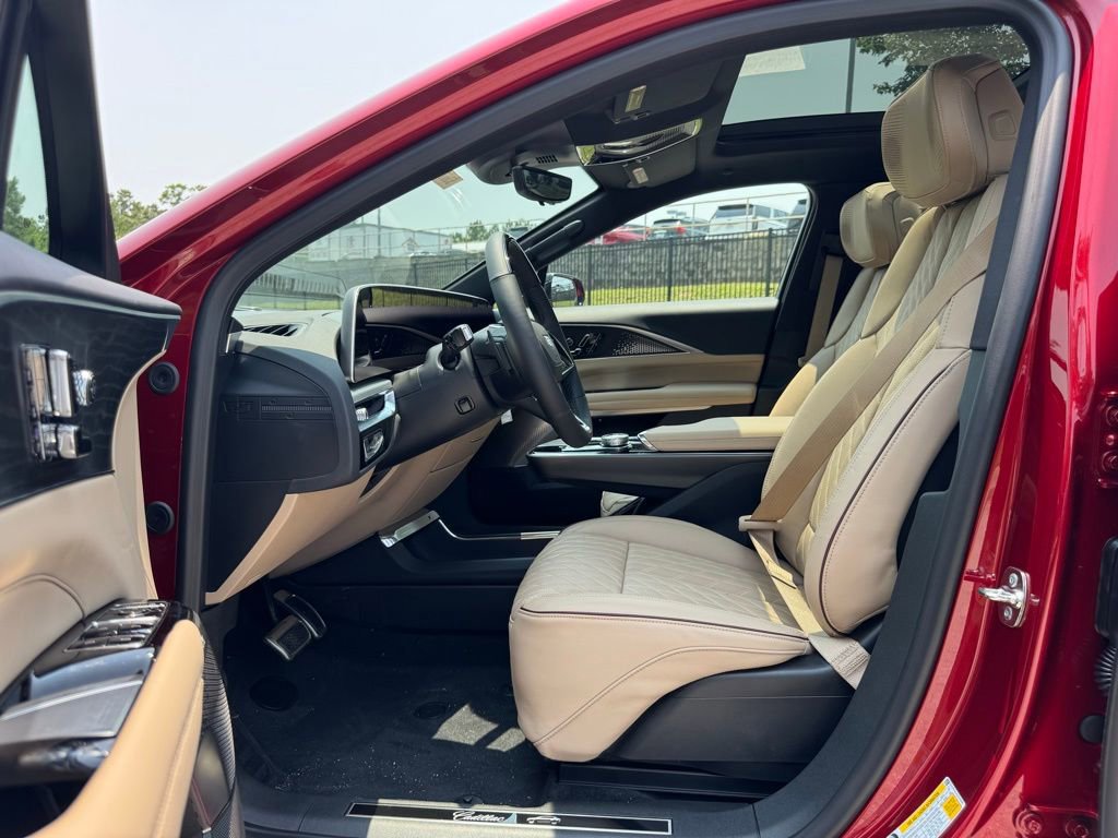 New 2025 Cadillac Lyriq Luxury image 22