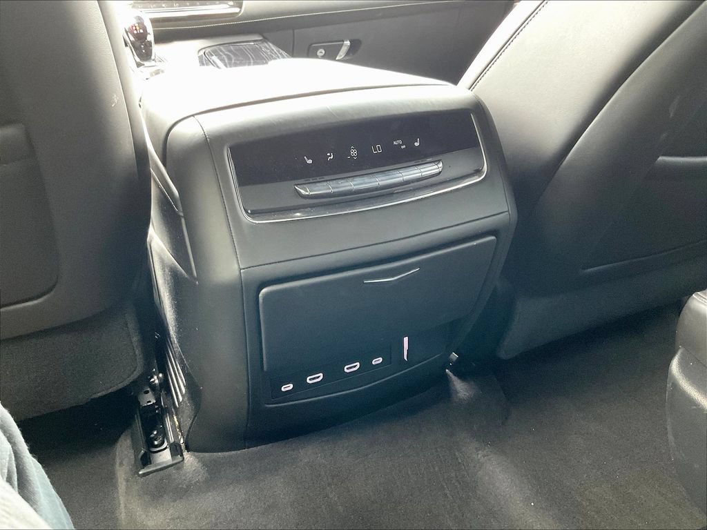 Used 2023 Cadillac Escalade ESV V w/ LPO, ONYX Package AWD/4WD image 7