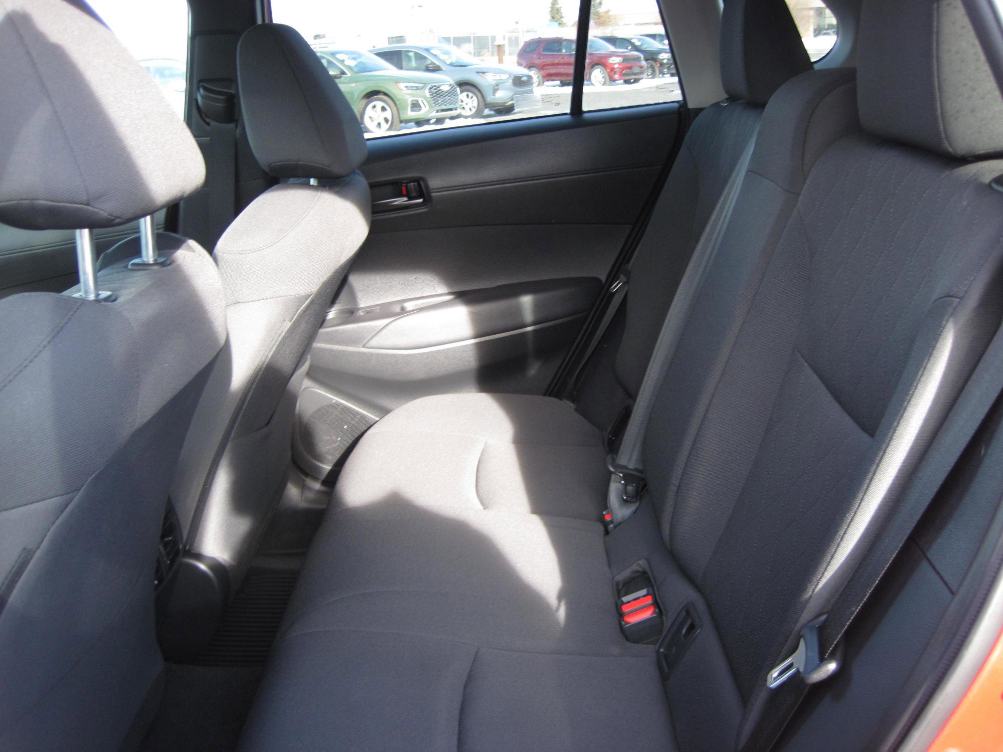 Used 2023 Toyota Corolla Cross LE w/ Moonroof Package image 7