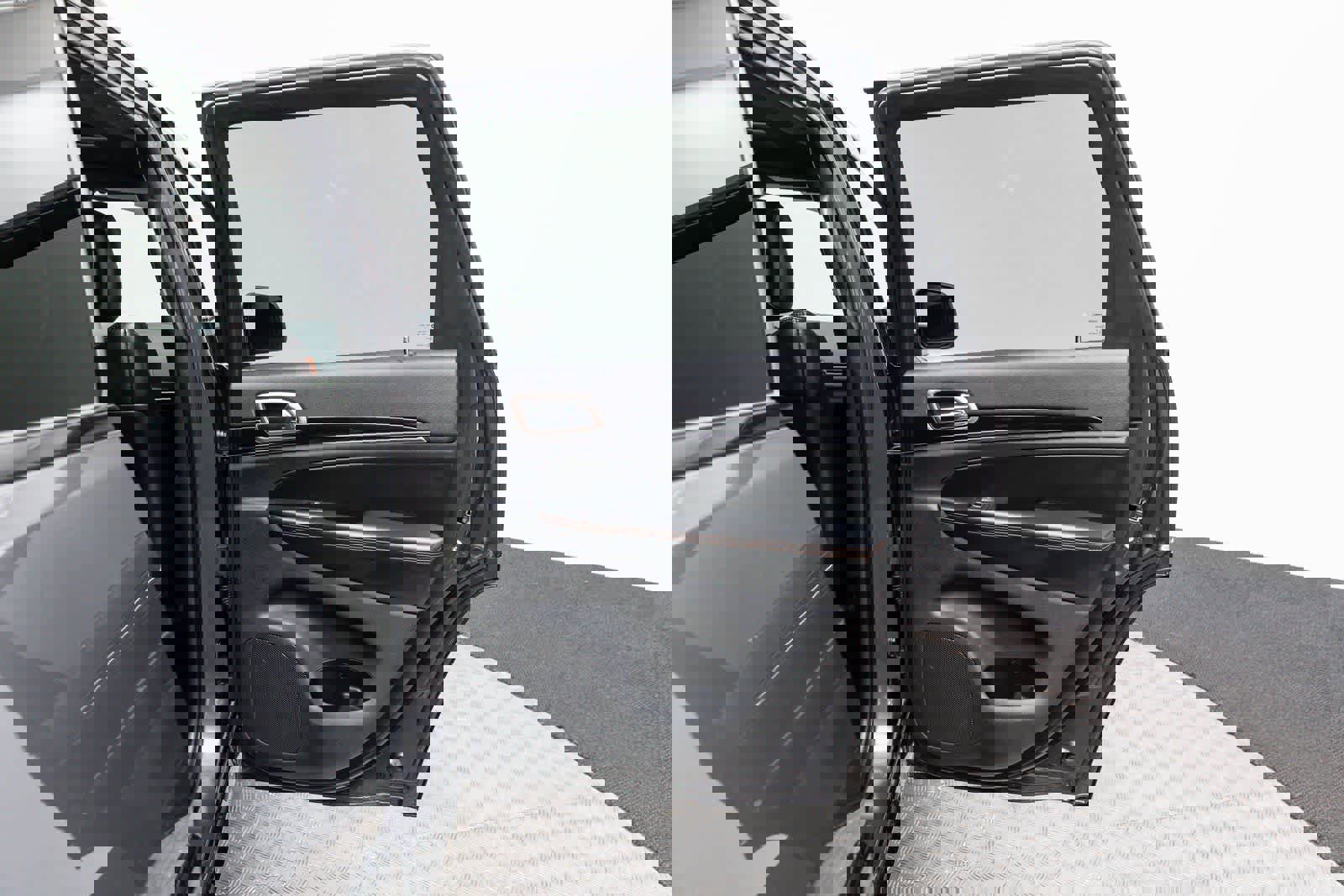 Used 2016 Jeep Grand Cherokee Limited 75th Anniversary image 38