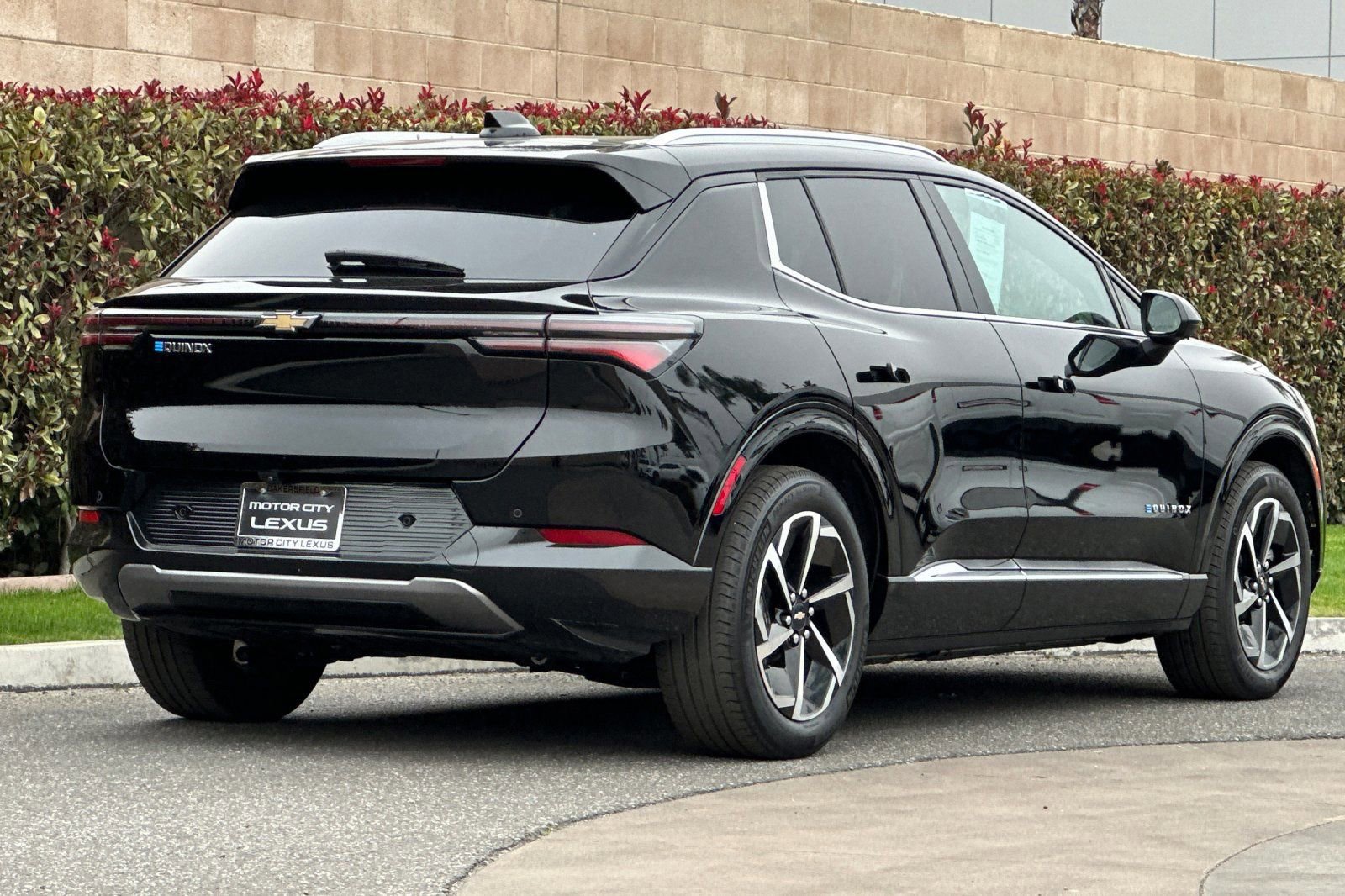 Used 2024 Chevrolet Equinox EV LT image 4