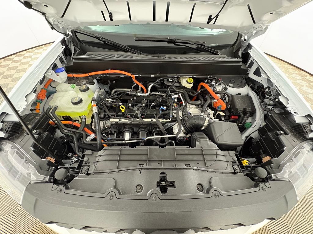 New 2026 Ford Maverick XLT w/ XLT Luxury Package FWD image 31