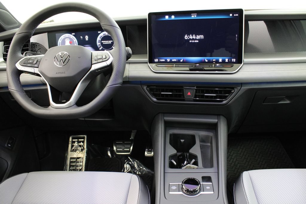 New 2026 Volkswagen Tiguan SE R-Line FWD image 9