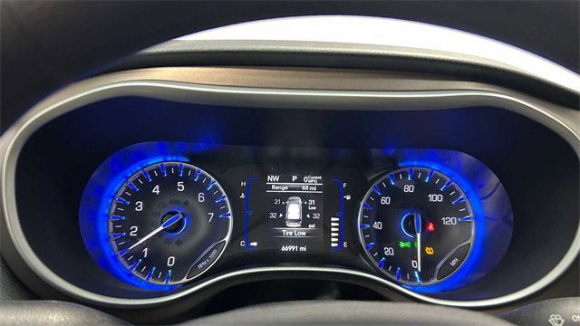 Used 2021 Chrysler Voyager LX image 10