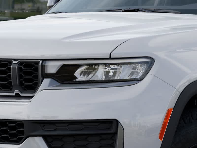 New 2026 Jeep Grand Cherokee Altitude AWD/4WD image 10
