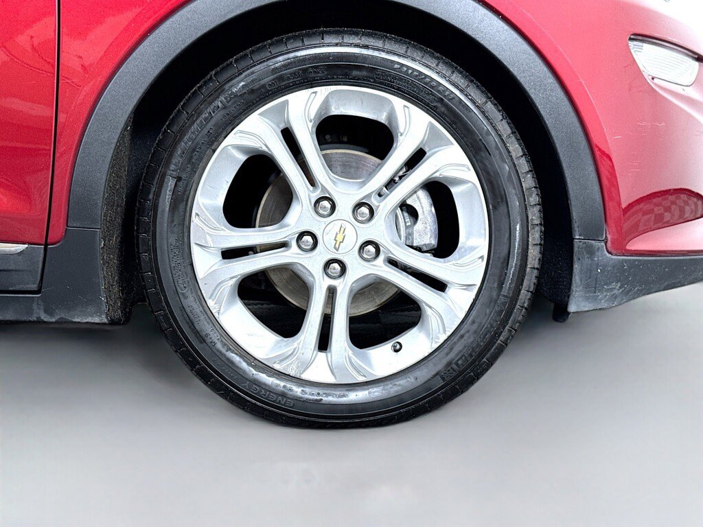 Used 2021 Chevrolet Bolt LT image 38