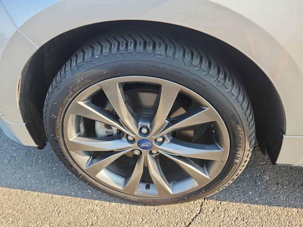 Used 2018 Ford Edge Sport w/ Equipment Group 401A AWD/4WD image 18