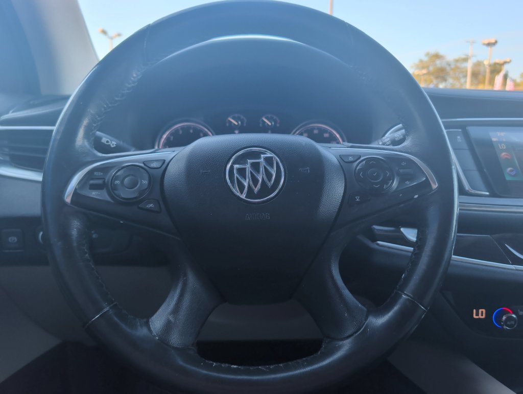 Used 2019 Buick Enclave Essence FWD image 11