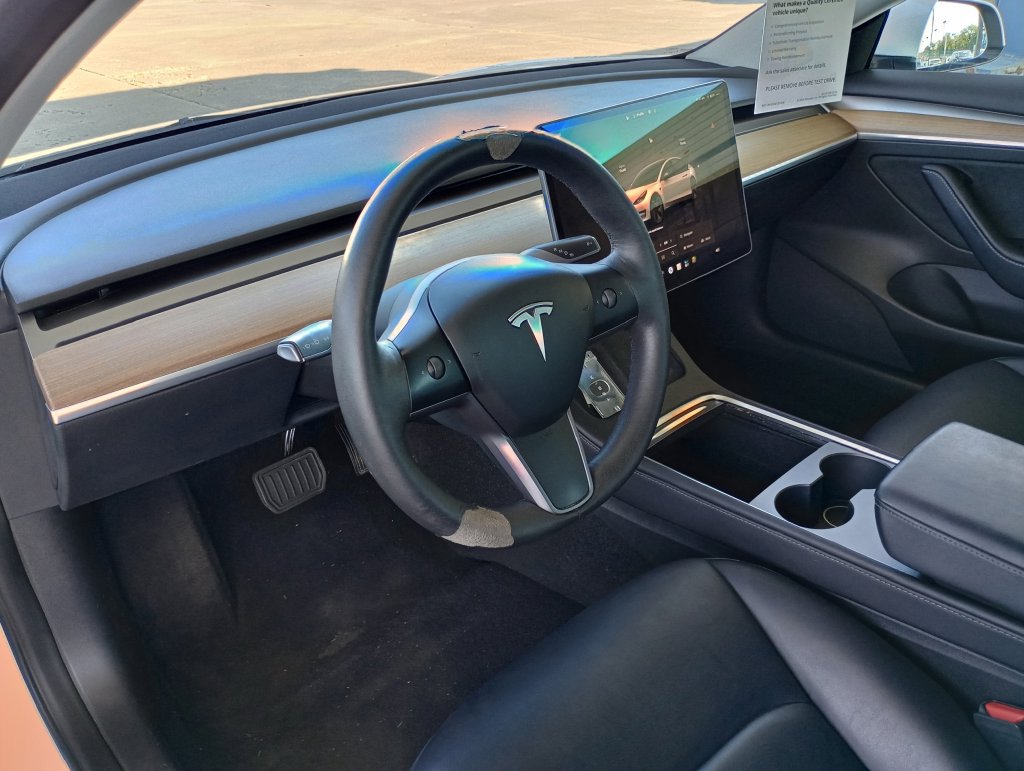 Used 2023 Tesla Model 3 Standard Range RWD image 9