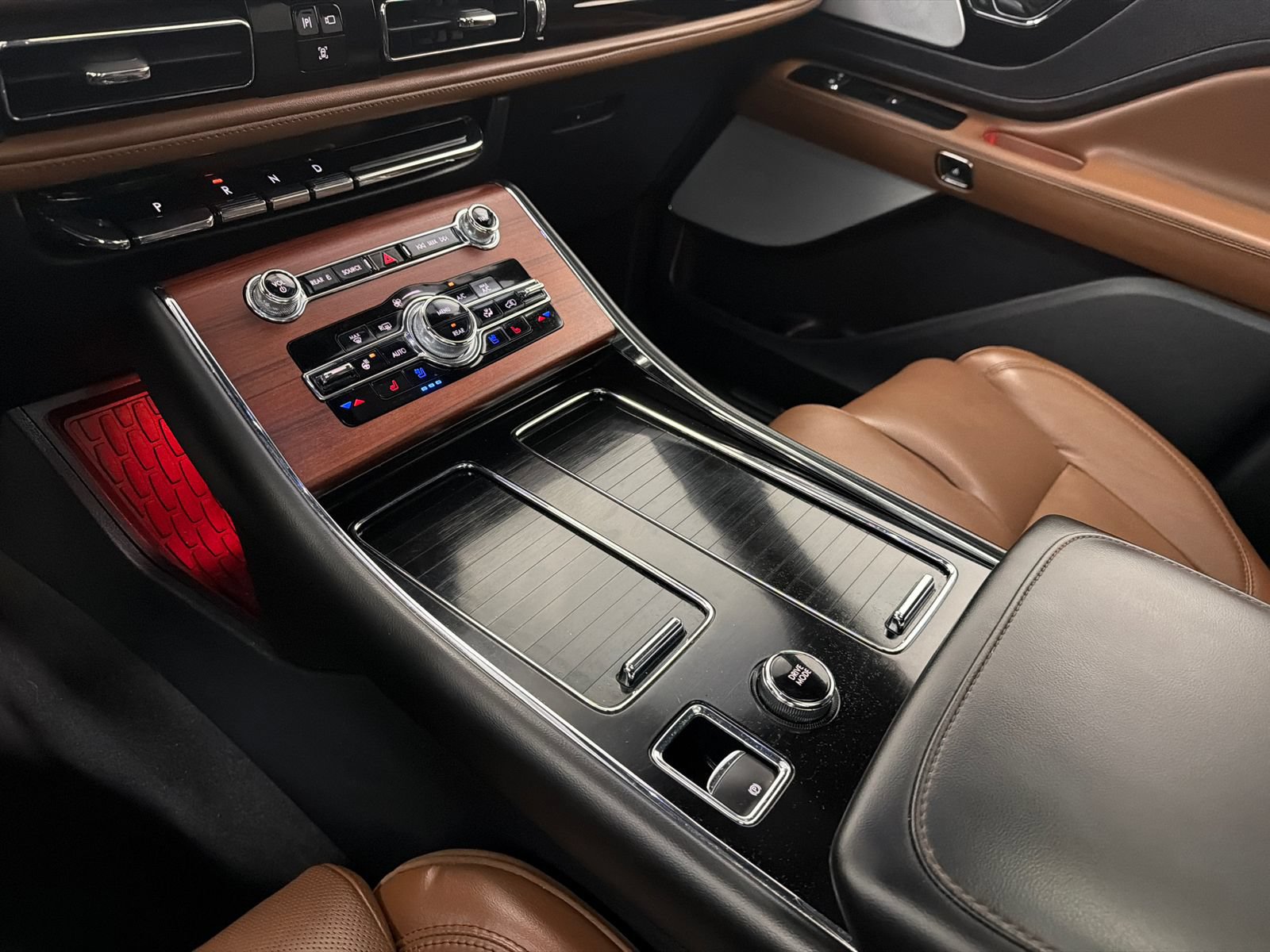 Certified 2023 Lincoln Aviator Grand Touring w/ Equipment Group 301A AWD/4WD image 33