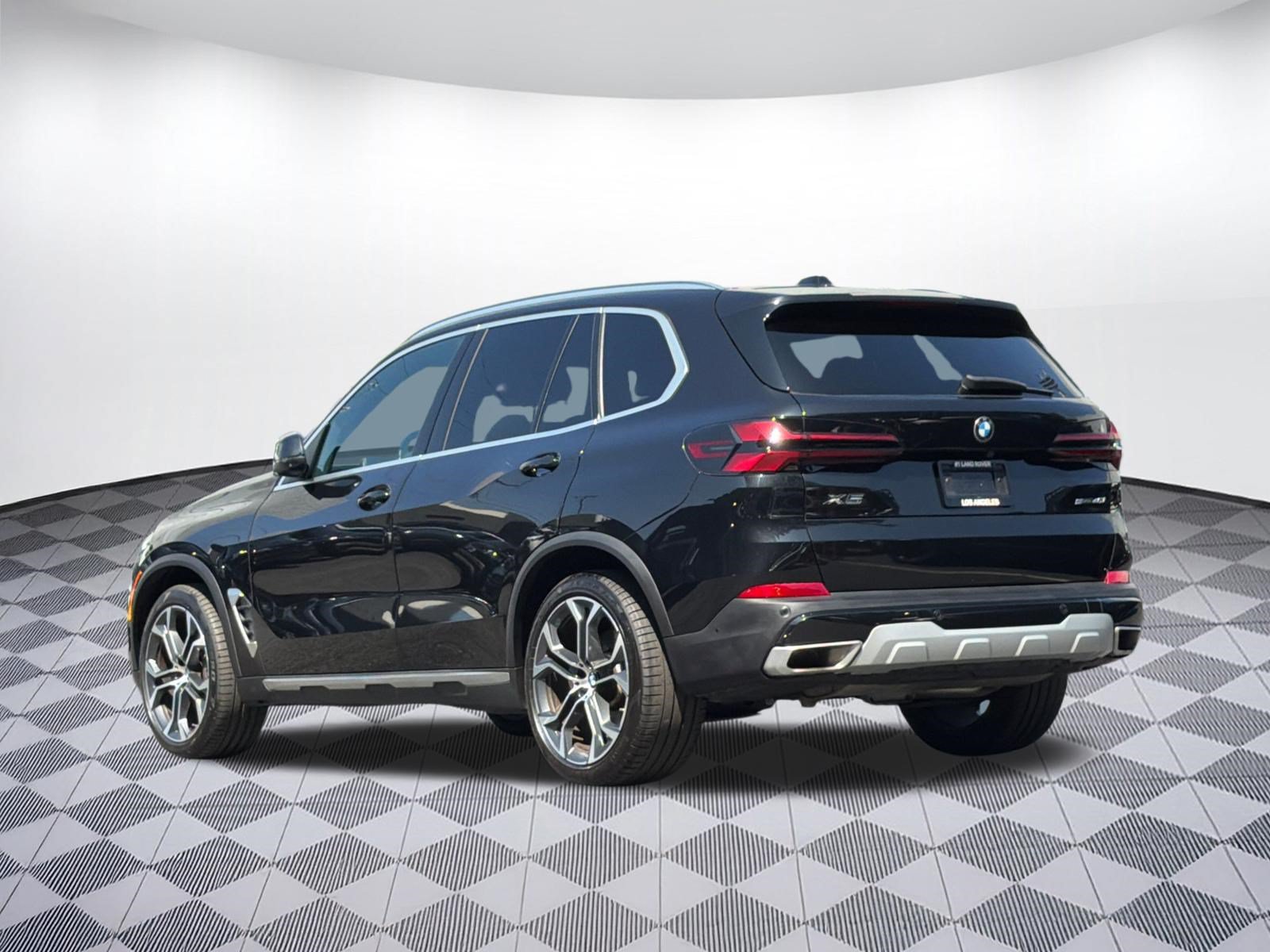 Used 2024 BMW X5 sDrive40i w/ Parking Assistance Package RWD image 3