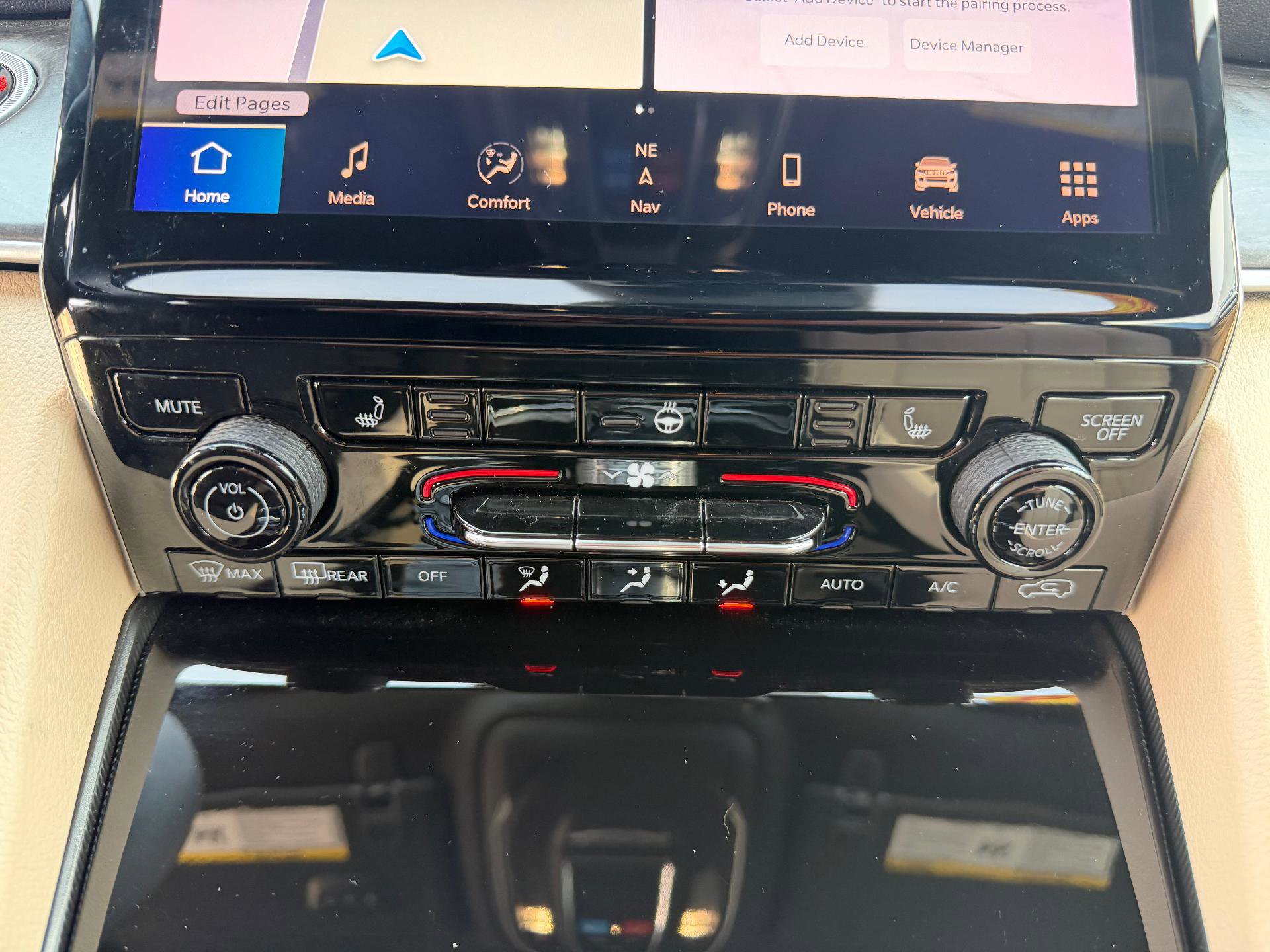 Used 2024 Jeep Grand Cherokee Limited image 24